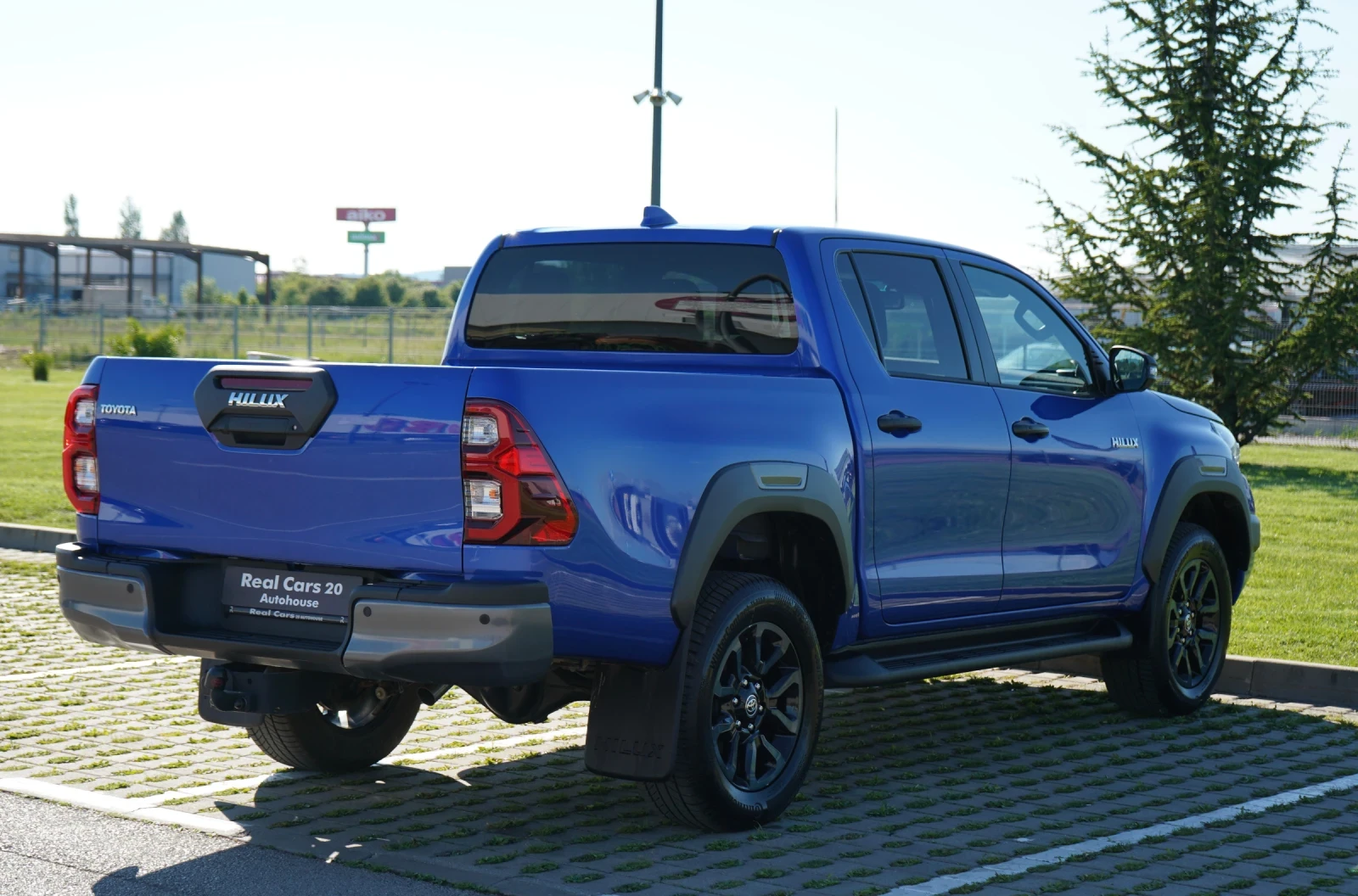 Toyota Hilux 2.8d* INVINCIBLE* JBL* KEYLESS* 360CAM* DISTR* ГАР, снимка 4 - Автомобили и джипове - 54597547