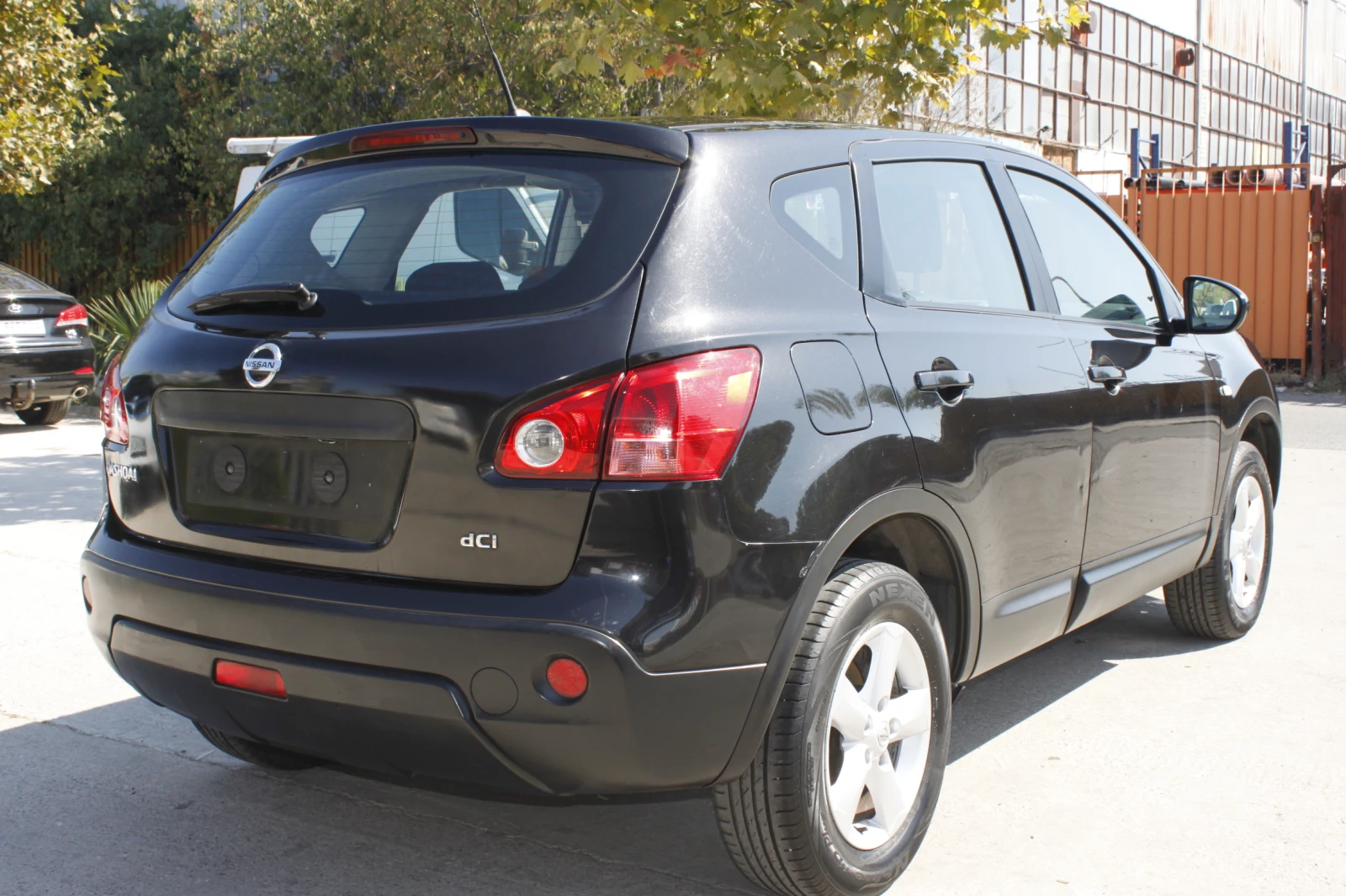 Nissan Qashqai 1.5dCi, снимка 4 - Автомобили и джипове - 56150462