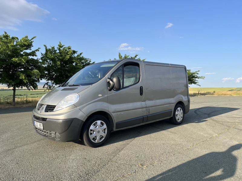 Renault Trafic 2.0, снимка 7 - Бусове и автобуси - 52490989