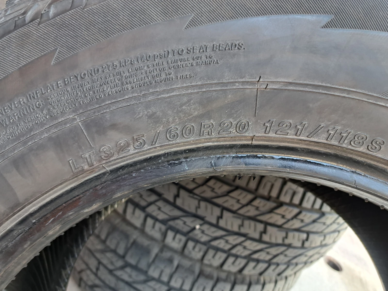 Гуми Всесезонни 325/60R20, снимка 5 - Гуми и джанти - 54885529
