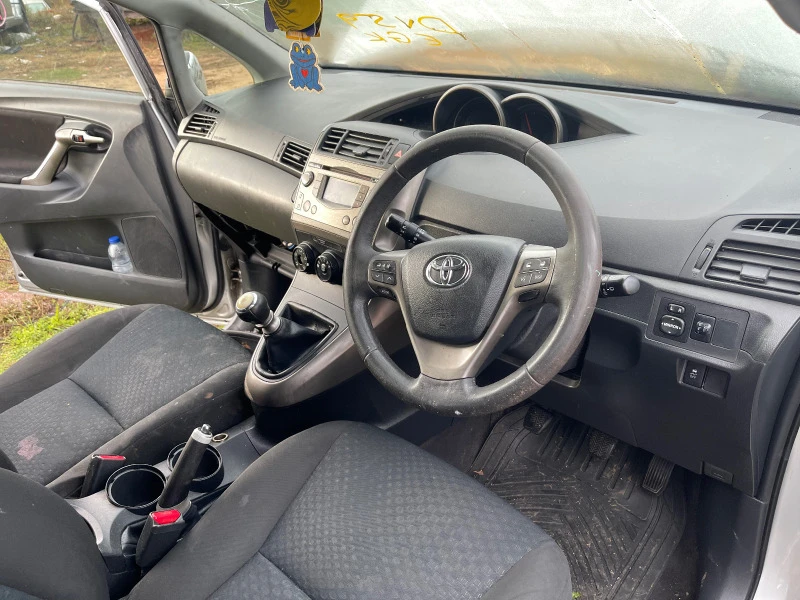 Toyota Verso На Часто Toyota Verso 2.0 D-4d 126к.с 2010г, снимка 7 - Автомобили и джипове - 41260140