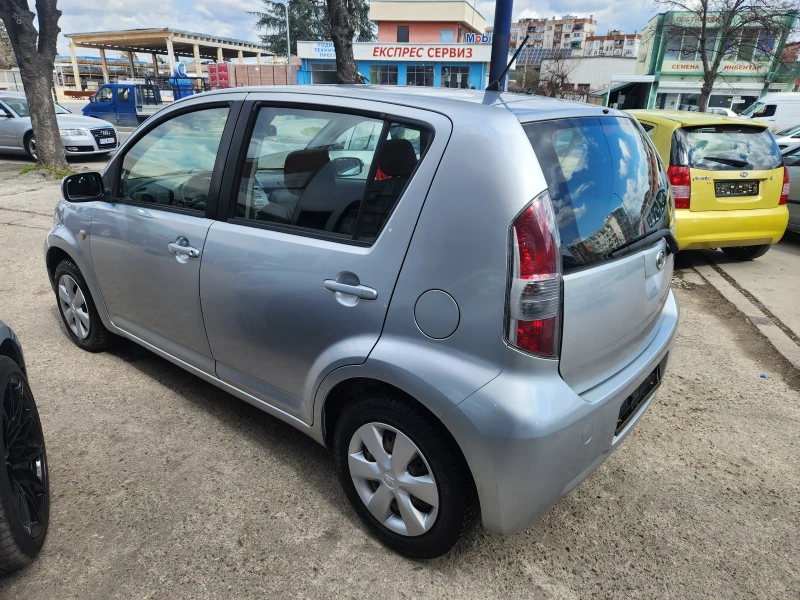 Daihatsu Sirion, снимка 4 - Автомобили и джипове - 44935137