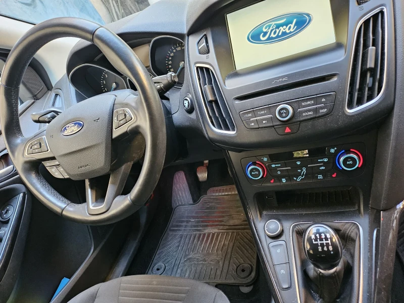 Ford Focus 1.5, снимка 15 - Автомобили и джипове - 47465933