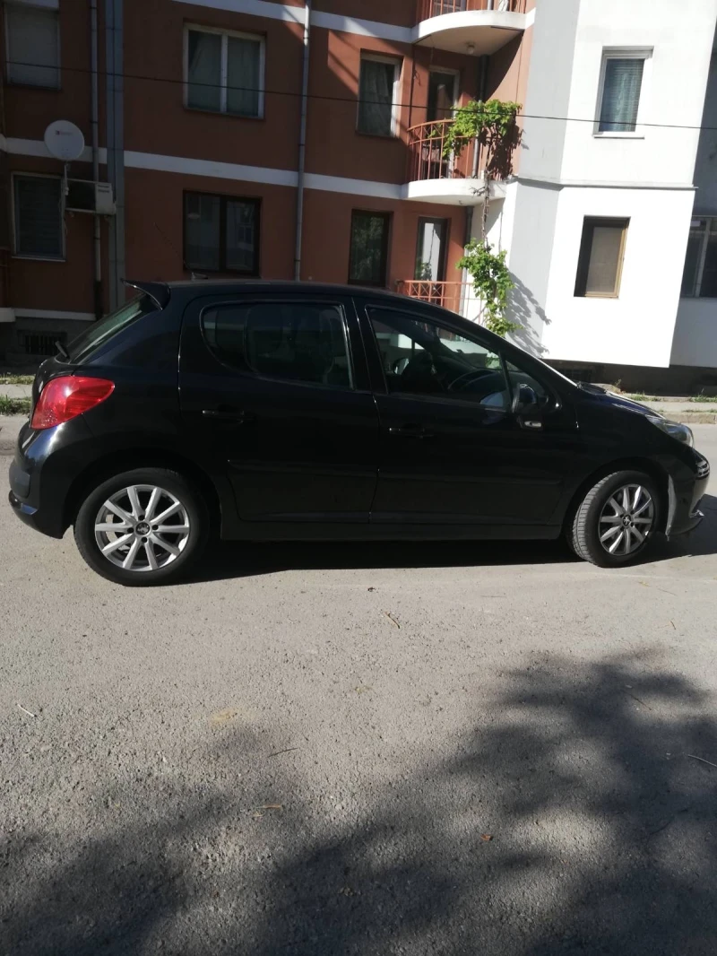 Peugeot 207 1.4i, снимка 2 - Автомобили и джипове - 47495618