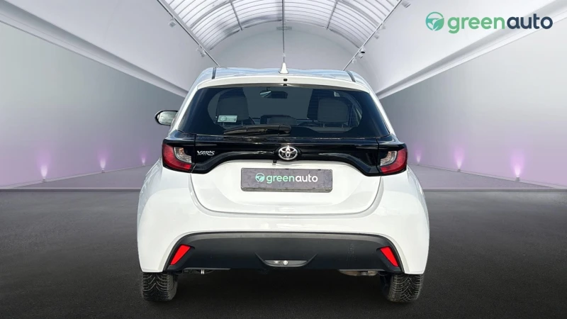 Toyota Yaris 1.5i, снимка 4 - Автомобили и джипове - 48444827