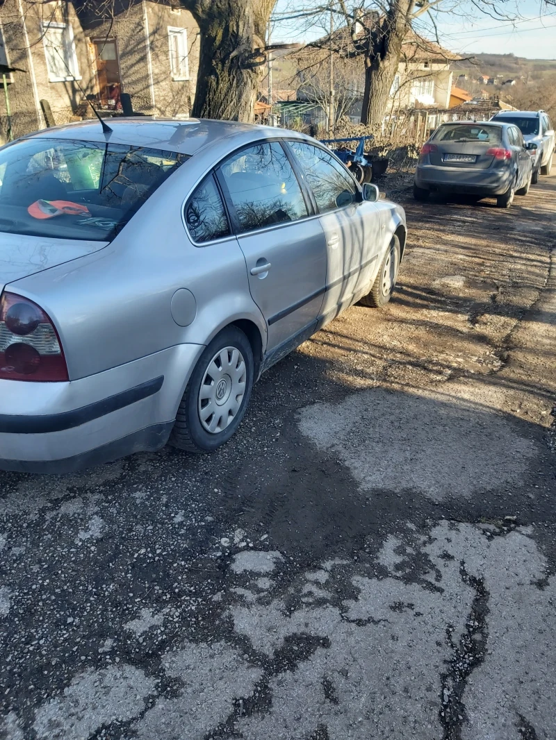 VW Passat Седан, снимка 2 - Автомобили и джипове - 48519830