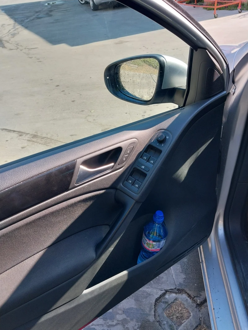 VW Golf 1.6 TDI DSG COMFORTLINE, снимка 8 - Автомобили и джипове - 51972896