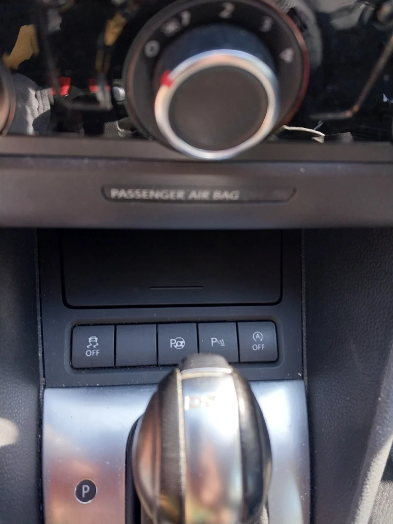 VW Golf 1.6 TDI DSG COMFORTLINE, снимка 7 - Автомобили и джипове - 51972896