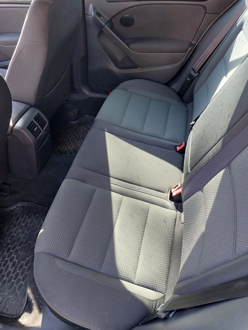 VW Golf 1.6 TDI DSG COMFORTLINE, снимка 10 - Автомобили и джипове - 51972896