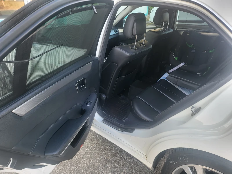 Mercedes-Benz E 220, снимка 6 - Автомобили и джипове - 52725610