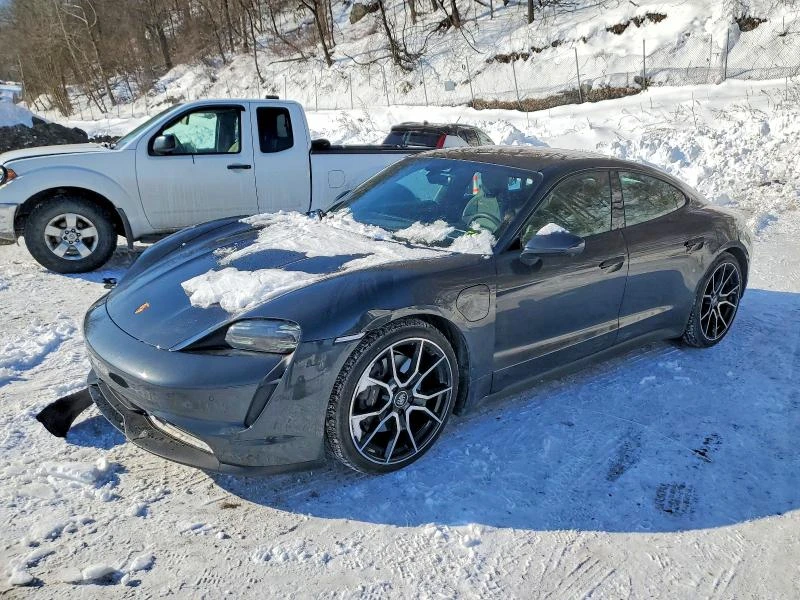 Porsche Taycan Keyless* Koжа* Подгрев* НАВИ* Blind spot* Premium 