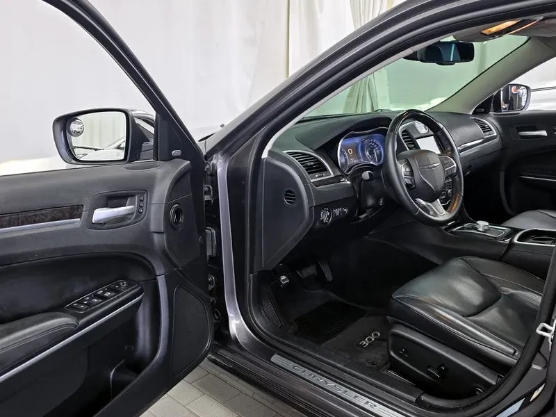 Chrysler 300c  - изображение 10