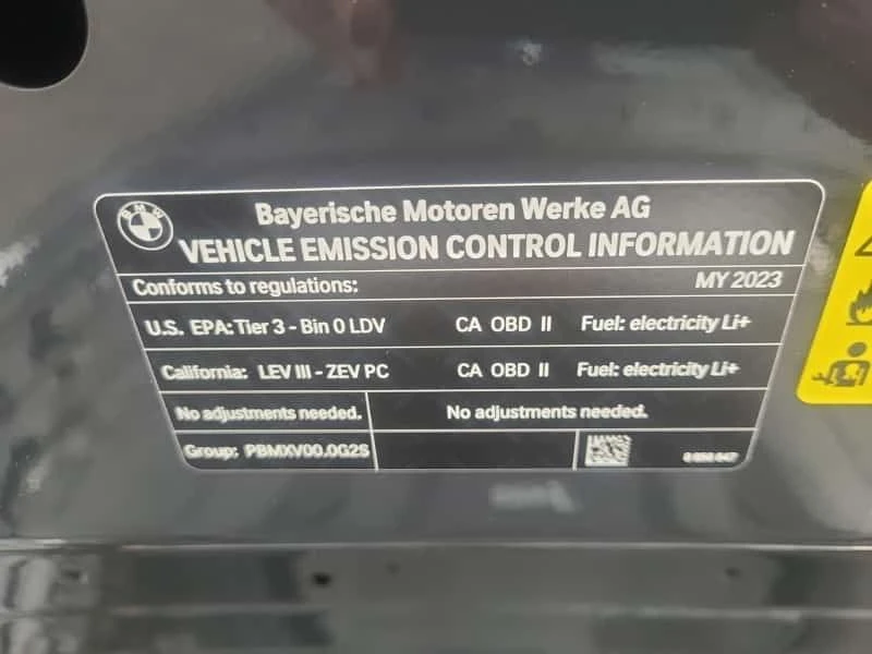 BMW i4 eDrive35  CARFAX, снимка 14 - Автомобили и джипове - 54588579