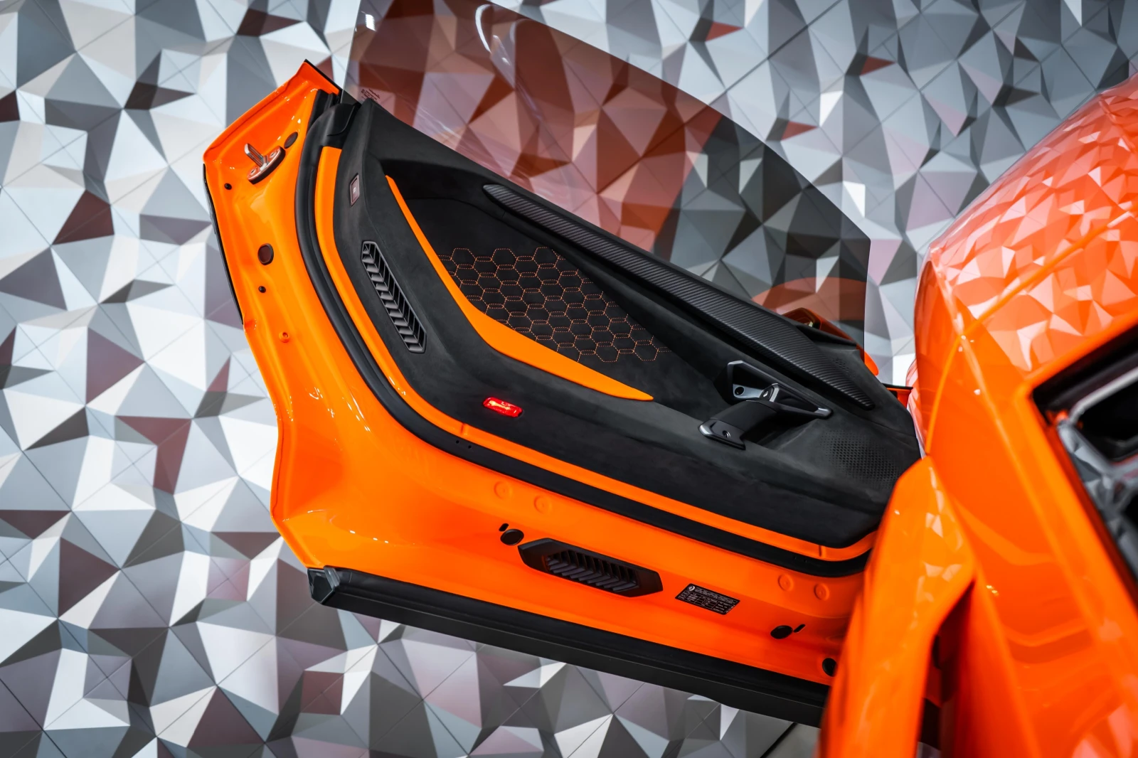 Lamborghini Revuelto  Arancio Apodis - изображение 8