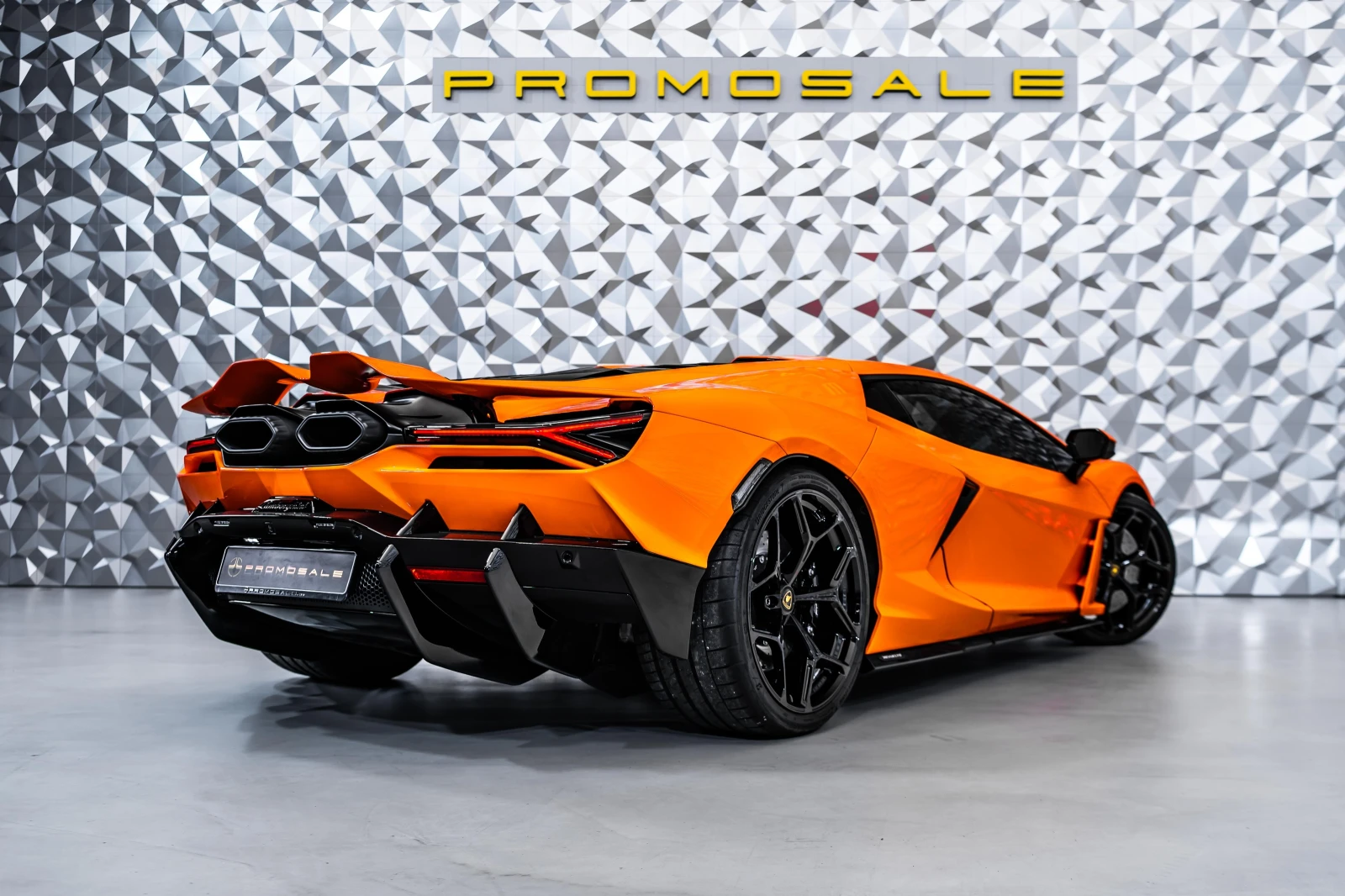 Lamborghini Revuelto  Arancio Apodis - изображение 4