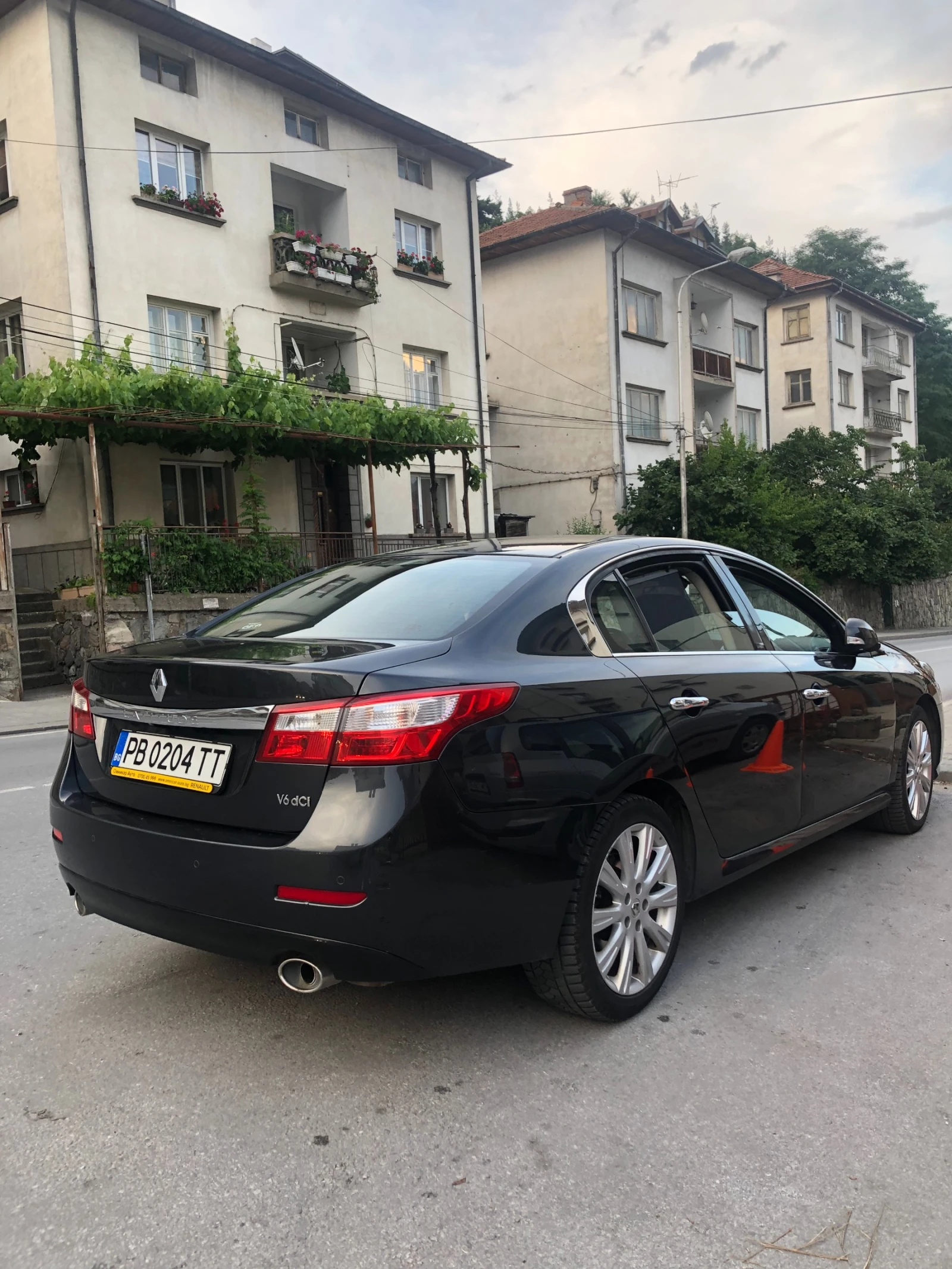 Renault Latitude 3000 DCI Initiale Paris - изображение 5