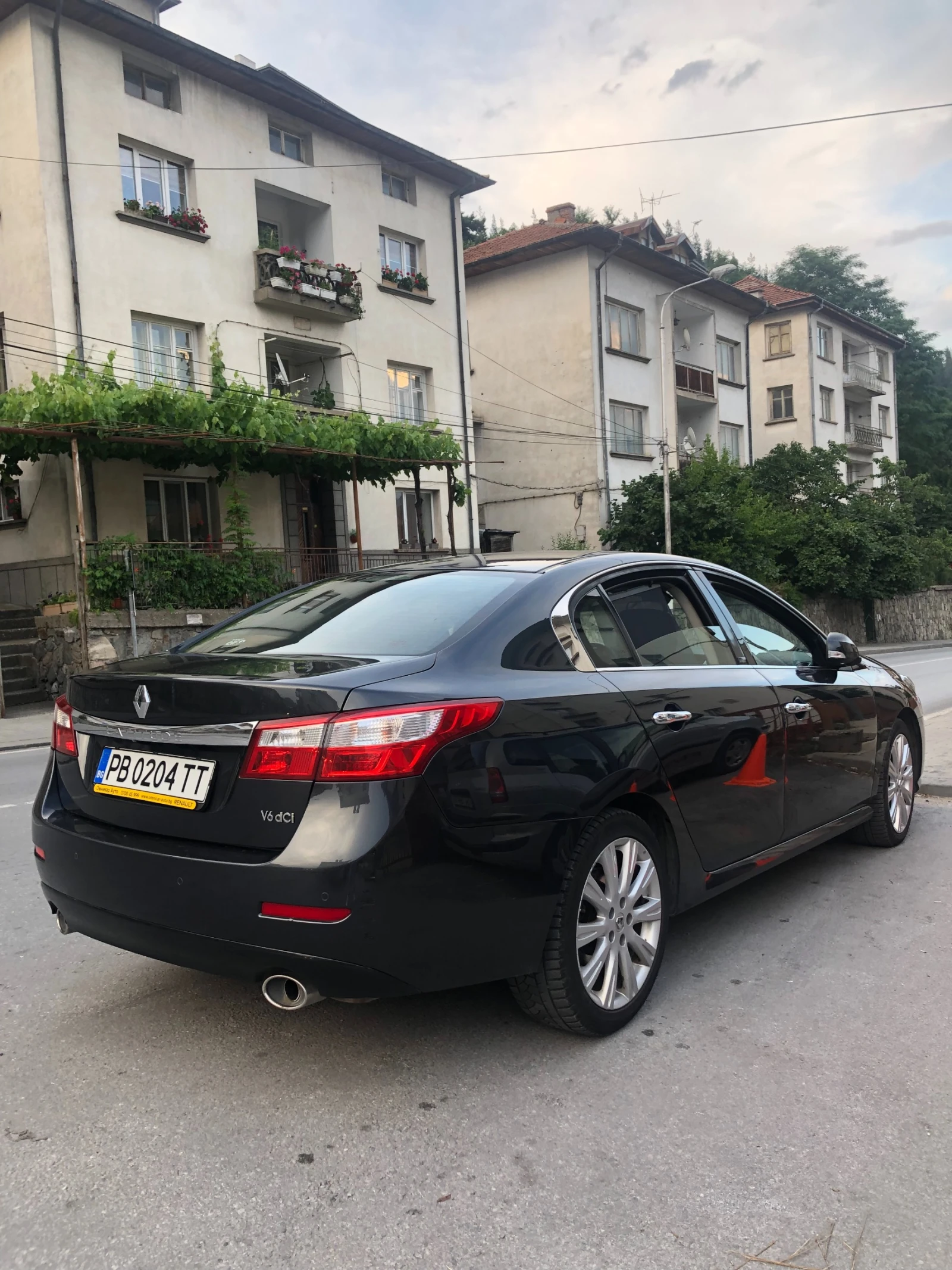 Renault Latitude 3000 DCI Initiale Paris - изображение 4