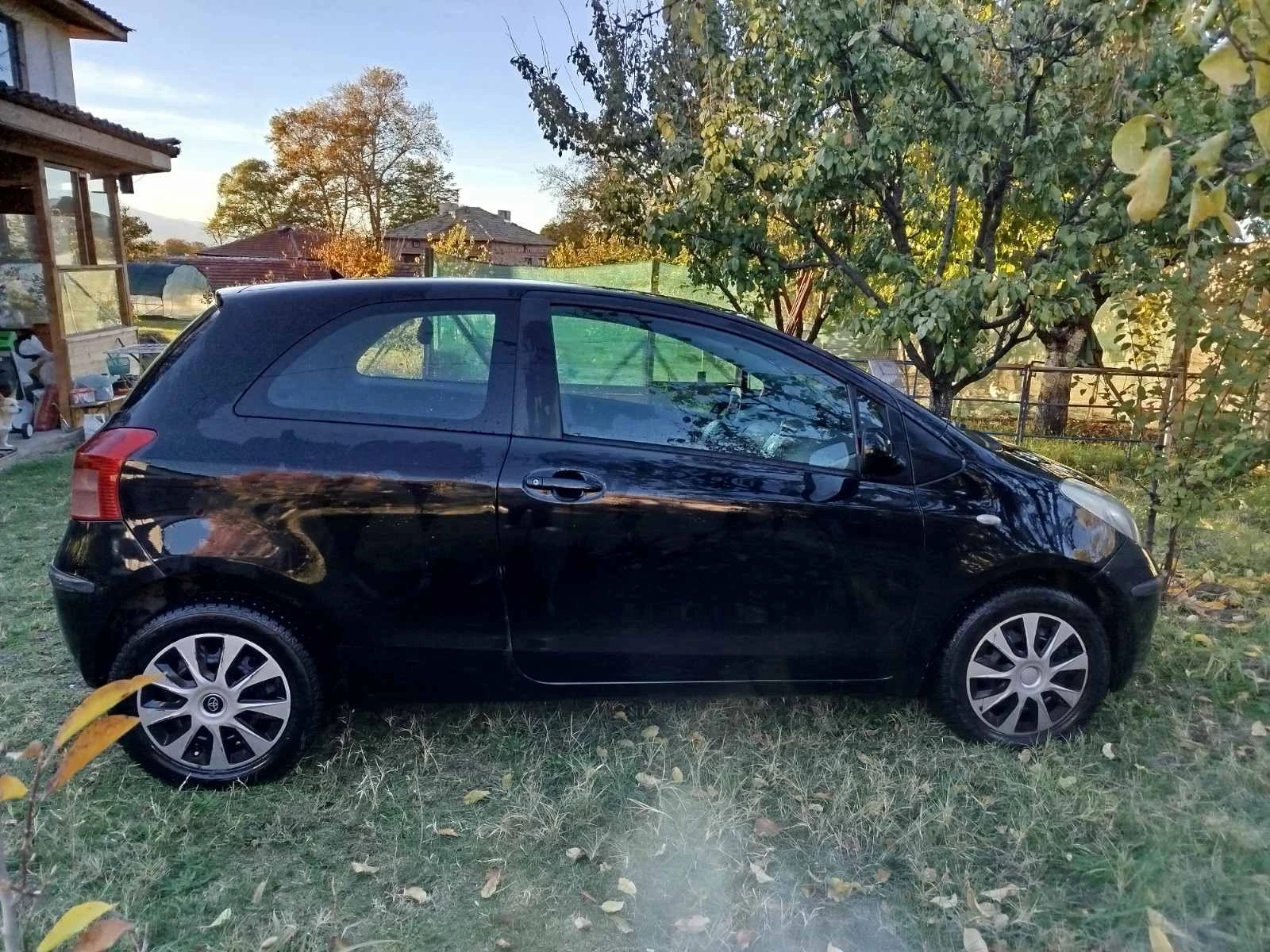 Toyota Yaris  - изображение 3