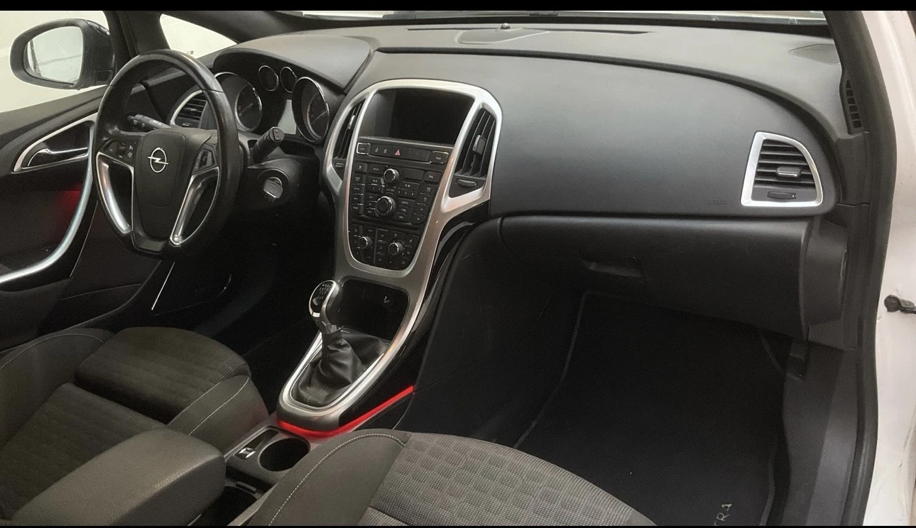 Opel Astra GTC 2.0 CDTI ECOFLEX START/STOP, снимка 8 - Автомобили и джипове - 53886020