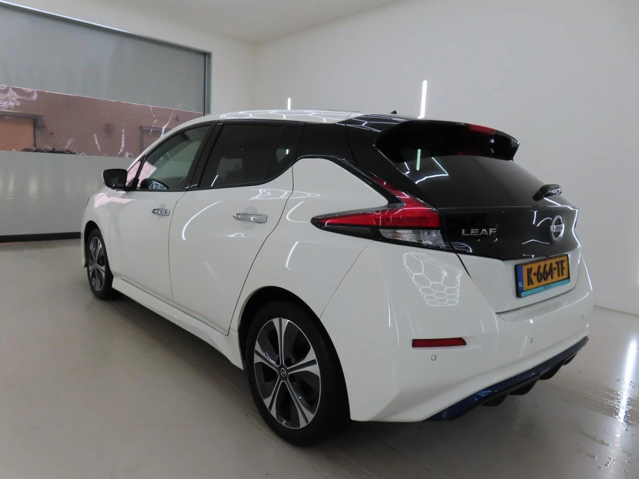 Nissan Leaf  40 kWh N-connecta- 89% SOH, снимка 3 - Автомобили и джипове - 54068920