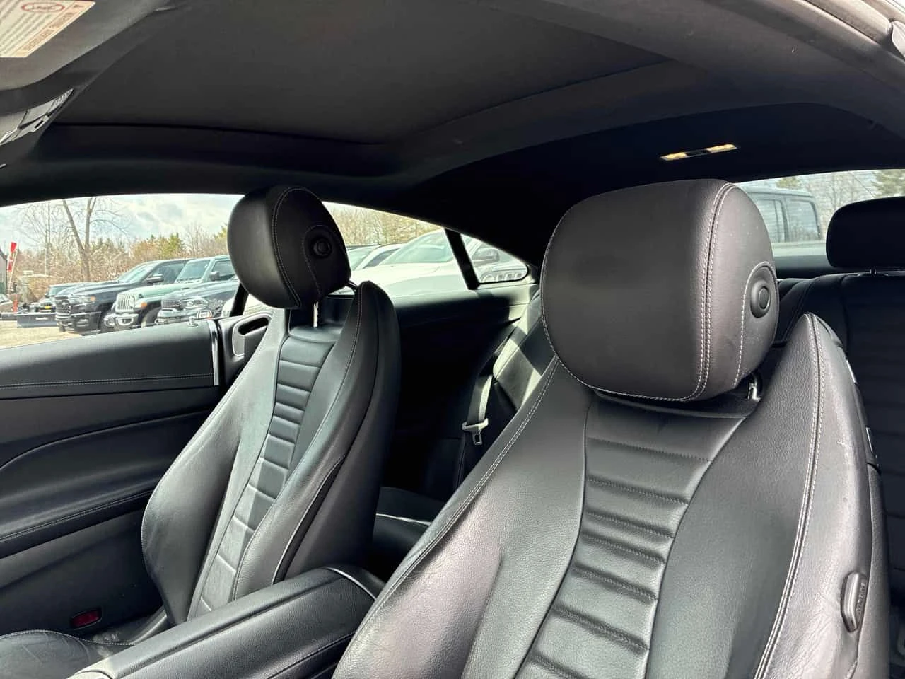 Mercedes-Benz E 400 * CARFAX * Дистроник * Burmester * 360 Камери * , снимка 11 - Автомобили и джипове - 54197254