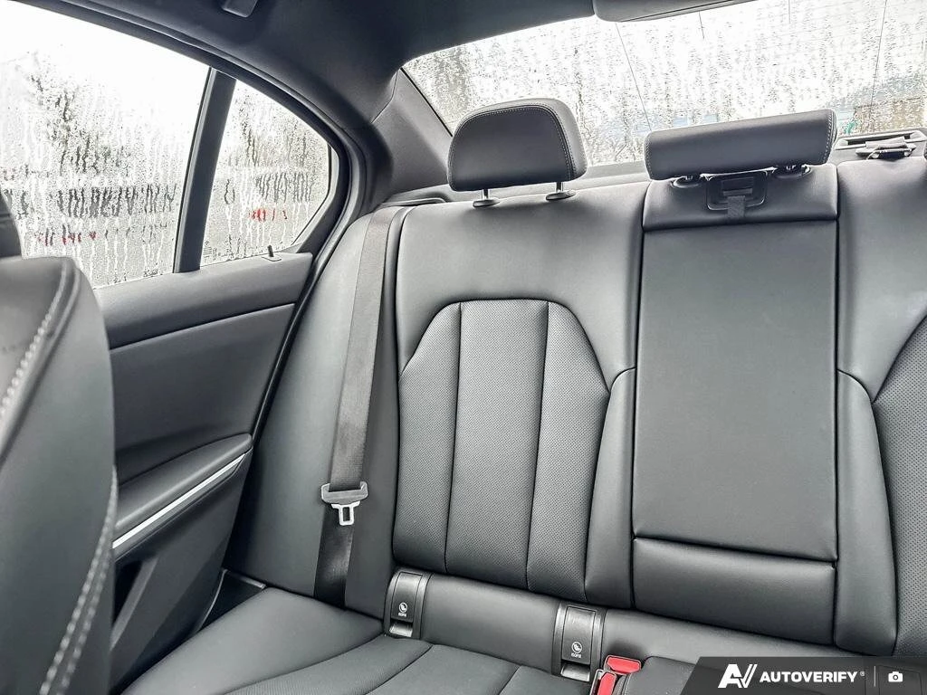 BMW 330 i xDrive DIGITAL PANO БЕЗ ИНДИДЕНТИ CARPLAY 360CAM, снимка 10 - Автомобили и джипове - 54217905