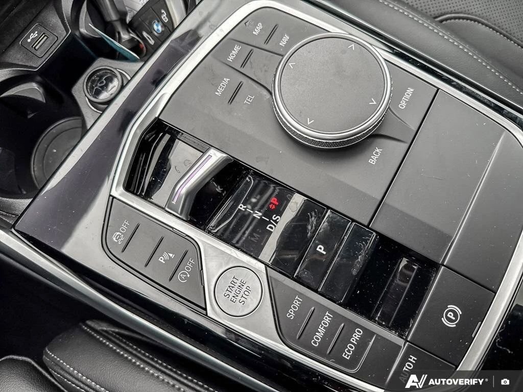 BMW 330 i xDrive DIGITAL PANO БЕЗ ИНДИДЕНТИ CARPLAY 360CAM, снимка 13 - Автомобили и джипове - 54217905