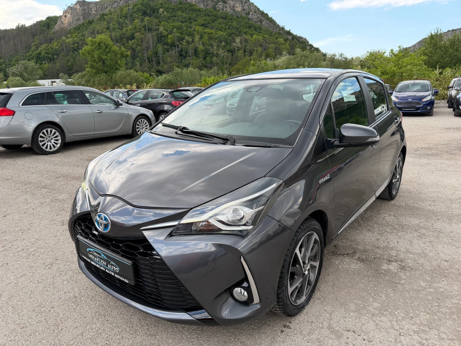 Toyota Yaris 1.5HYBRID 141 450KM/КОЖА/АЛКАТНТАРА/КАМЕРА/ПАНОРАМ, снимка 7 - Автомобили и джипове - 54567651