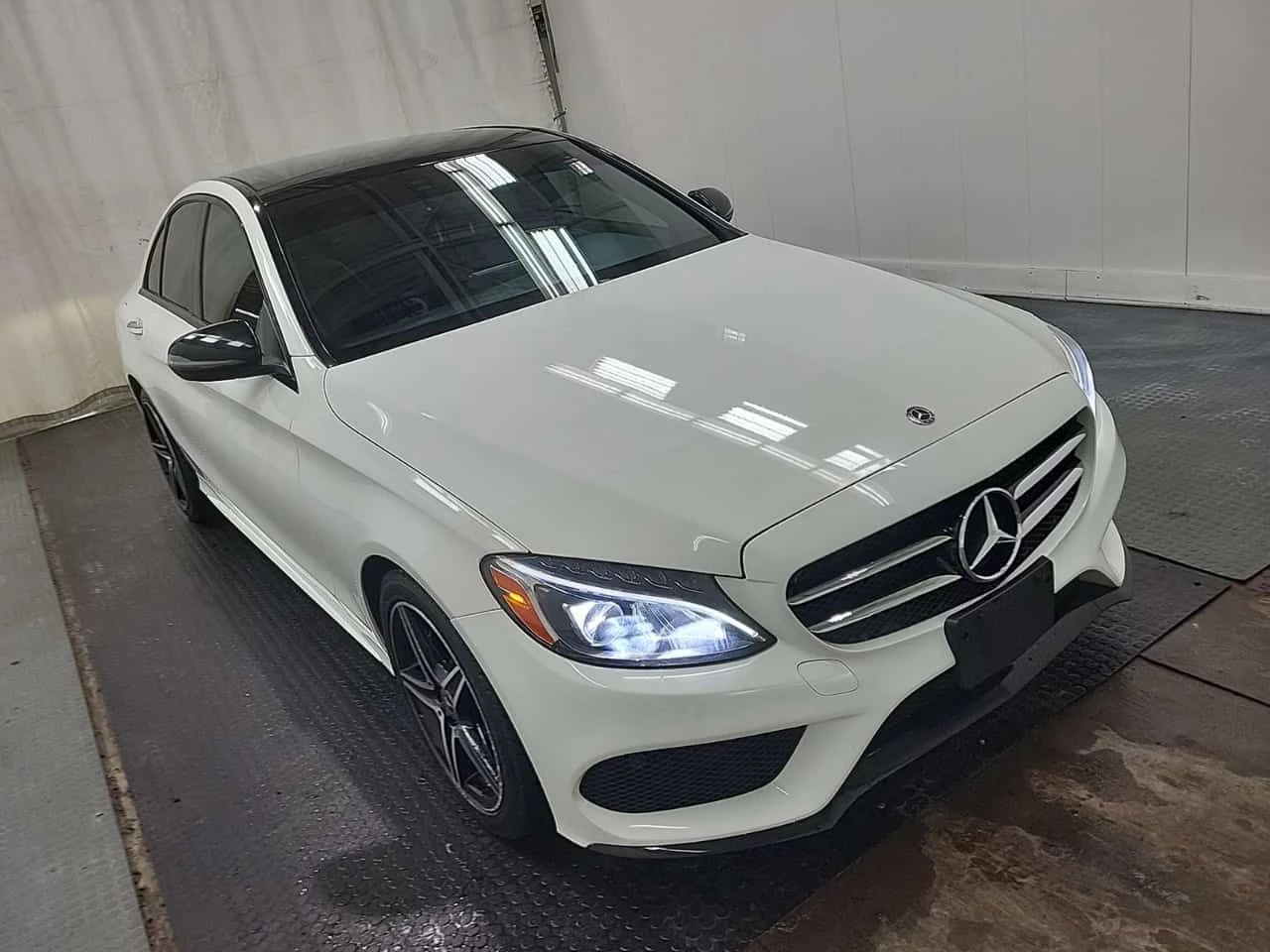 Mercedes-Benz C 300 * CARFAX * ЦЕНА ДО БГ, снимка 2 - Автомобили и джипове - 54727654