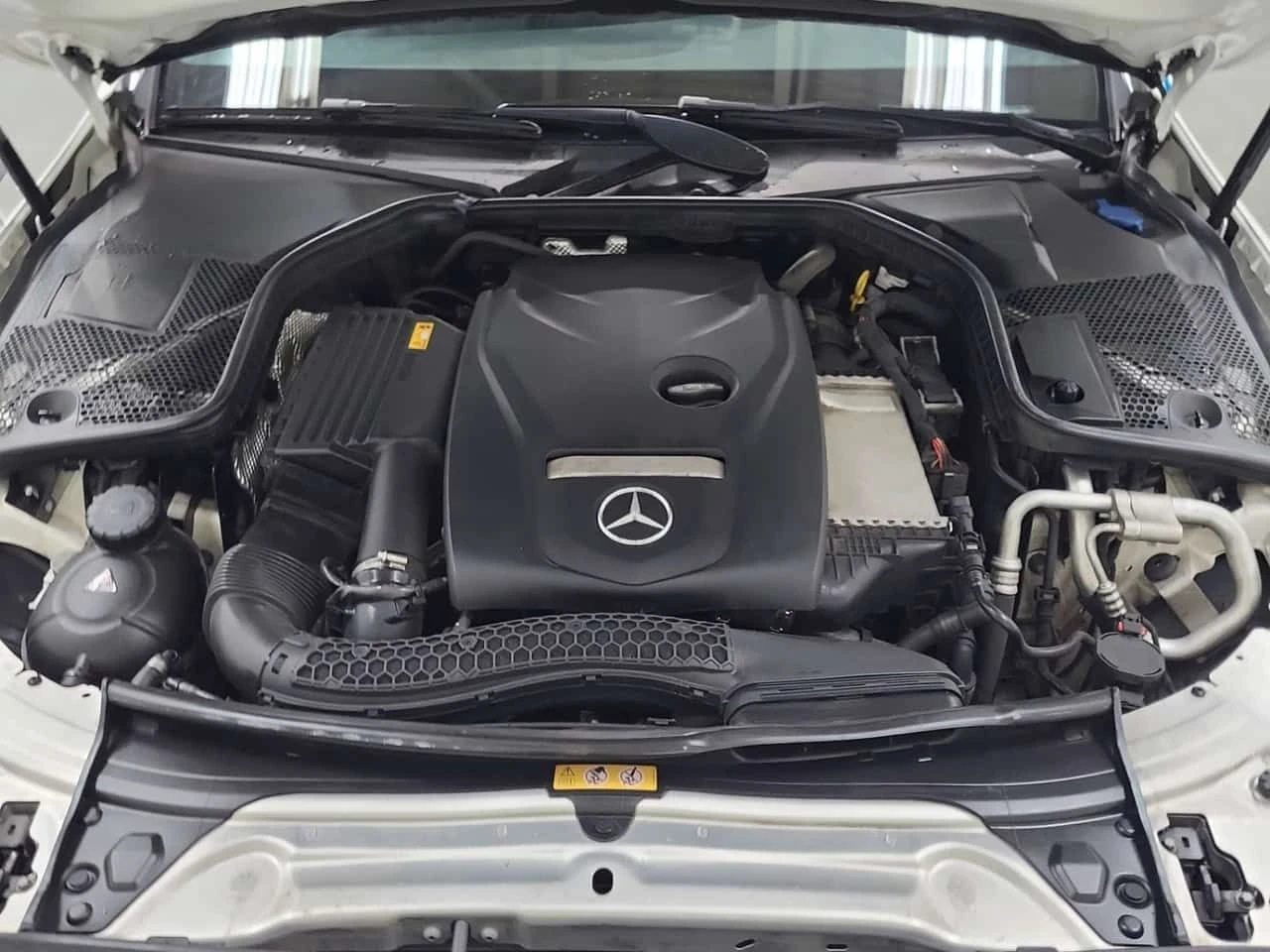 Mercedes-Benz C 300 * CARFAX * ЦЕНА ДО БГ, снимка 17 - Автомобили и джипове - 54727654