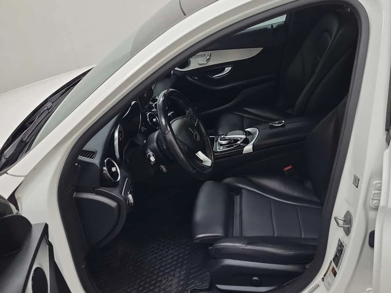 Mercedes-Benz C 300 * CARFAX * ЦЕНА ДО БГ, снимка 5 - Автомобили и джипове - 54727654