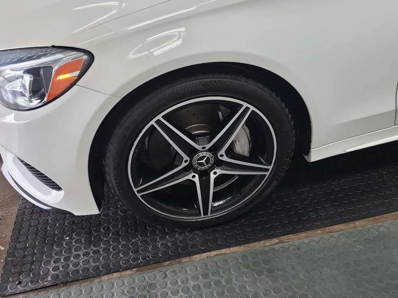 Mercedes-Benz C 300 * CARFAX * ЦЕНА ДО БГ, снимка 6 - Автомобили и джипове - 54727654