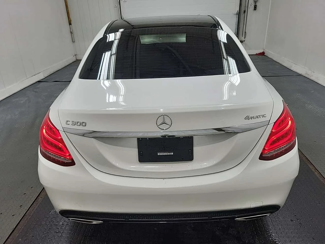 Mercedes-Benz C 300 * CARFAX * ЦЕНА ДО БГ, снимка 9 - Автомобили и джипове - 54727654
