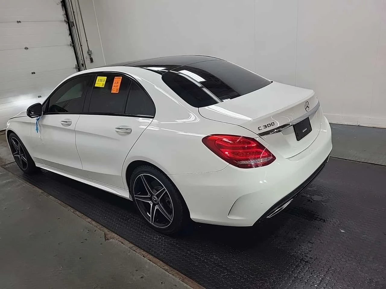 Mercedes-Benz C 300 * CARFAX * ЦЕНА ДО БГ, снимка 4 - Автомобили и джипове - 54727654