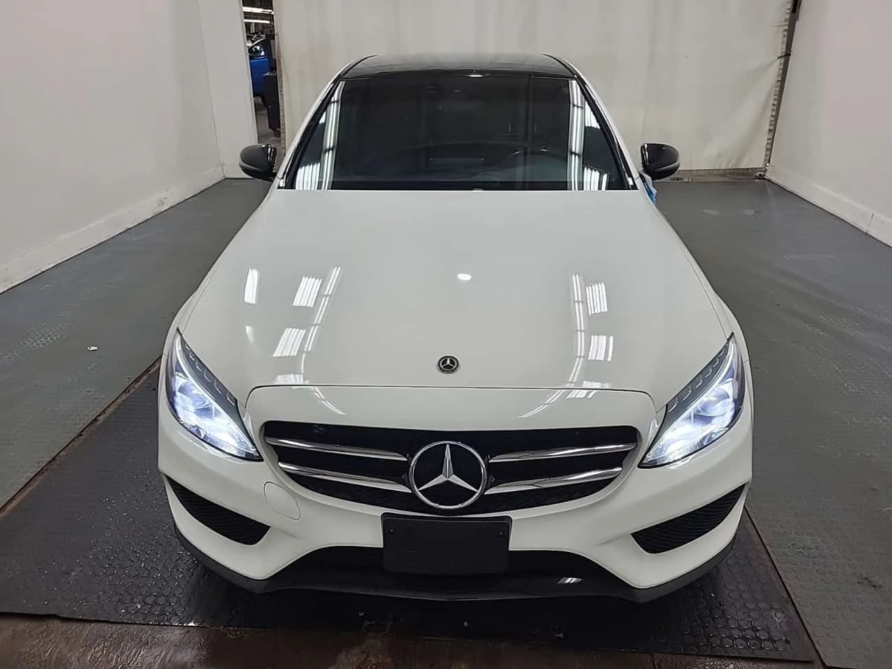 Mercedes-Benz C 300 * CARFAX * ЦЕНА ДО БГ, снимка 11 - Автомобили и джипове - 54727654