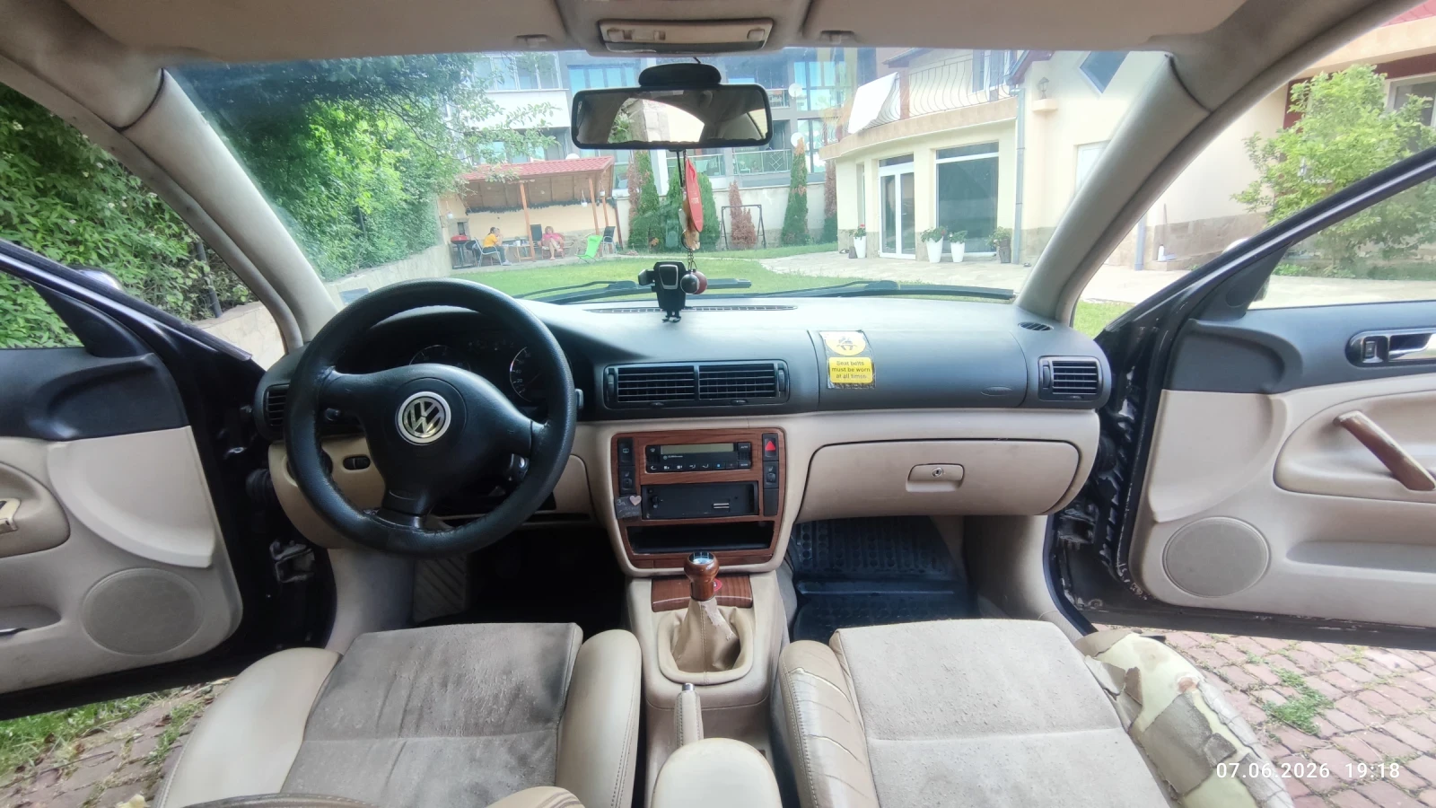 VW Passat 1.9 TDI 110к.с., снимка 14 - Автомобили и джипове - 54813347