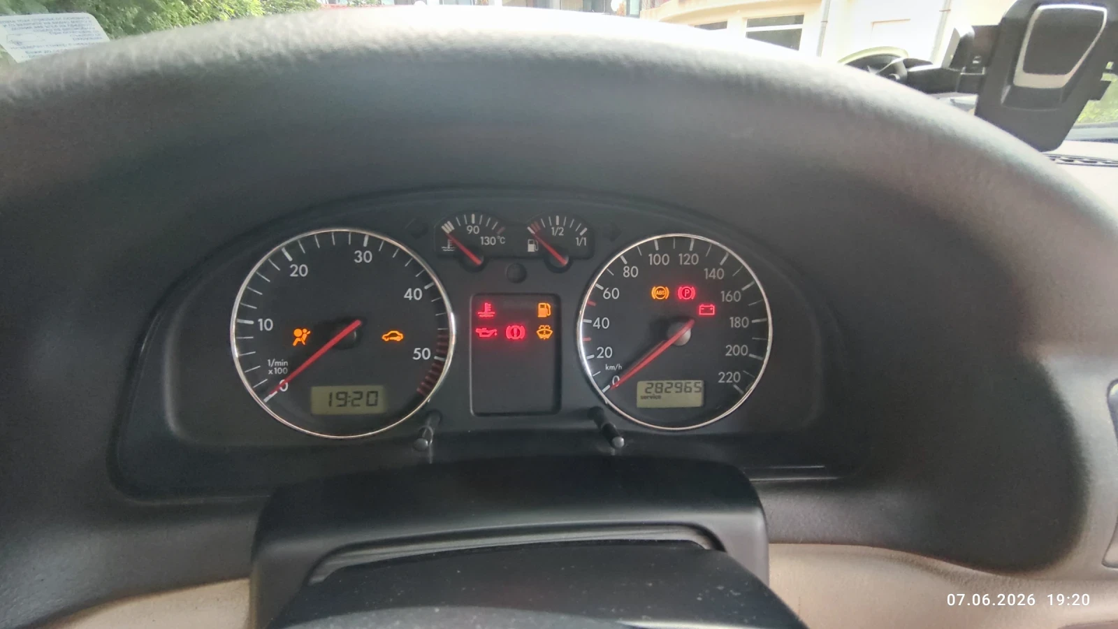 VW Passat 1.9 TDI 110к.с., снимка 15 - Автомобили и джипове - 54813347
