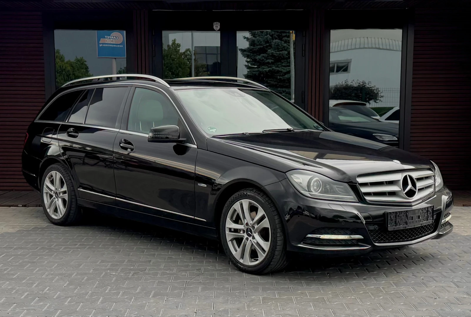Mercedes-Benz C 250 Avangard* LaneAssist* Blindspot* Памет* Лизинг