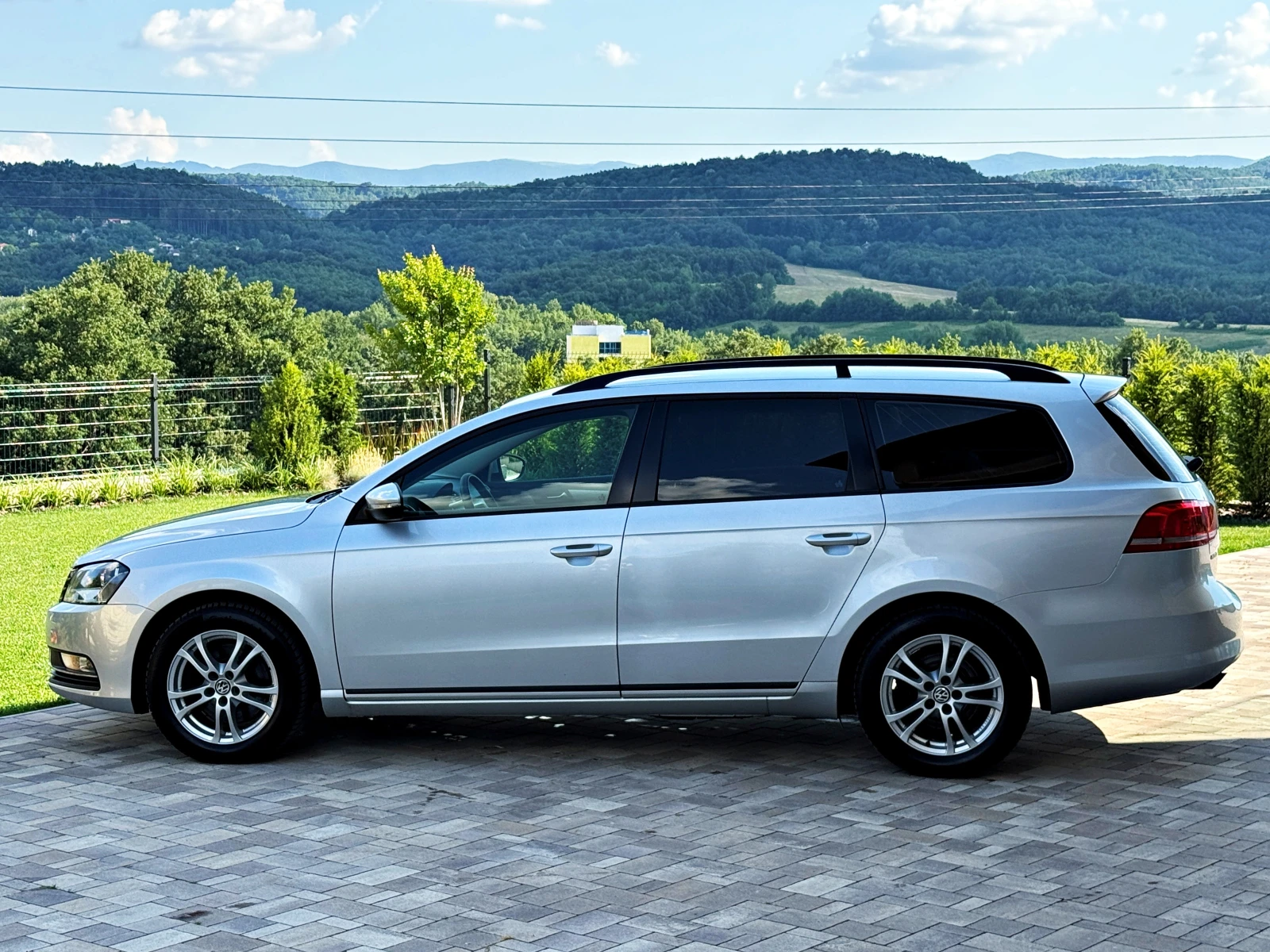 VW Passat 1.6TDI Bluemotion/Comfortline/Ел.Теглич/Подгрев, снимка 8 - Автомобили и джипове - 54990836