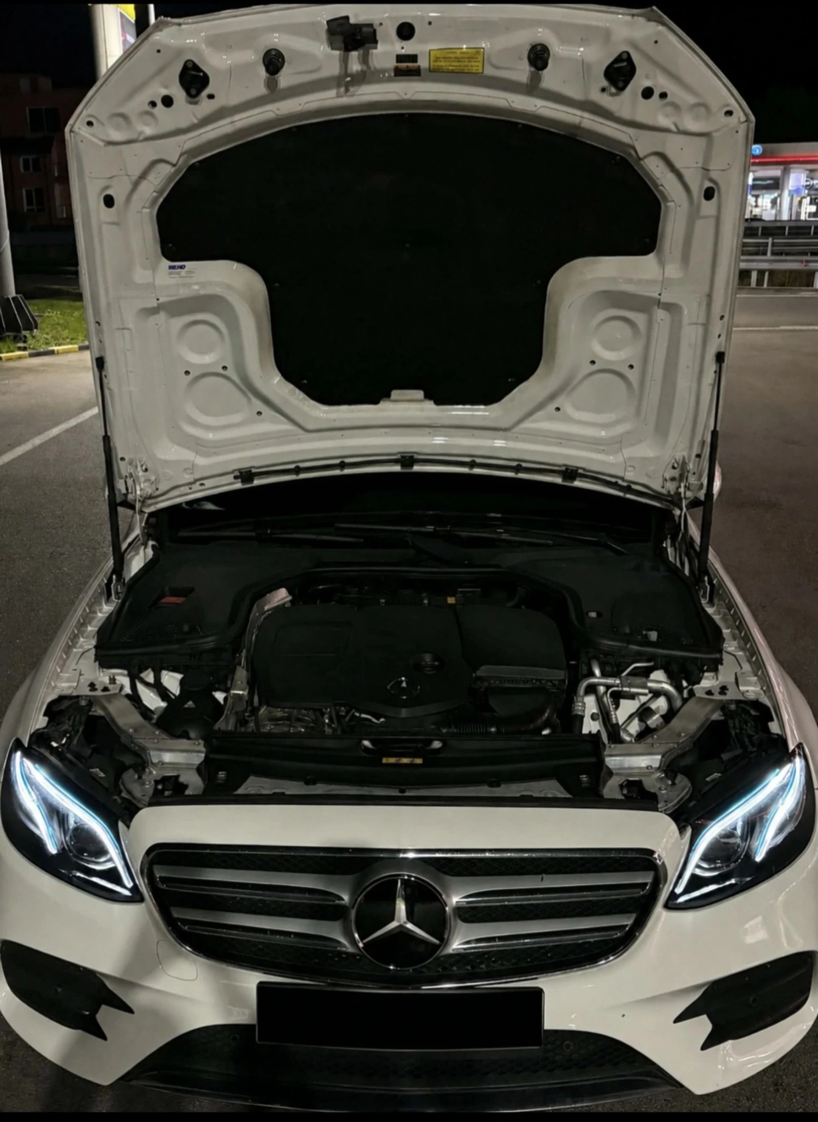 Mercedes-Benz E 220 AMG-LINE 9G TRONIC, снимка 7 - Автомобили и джипове - 55073726