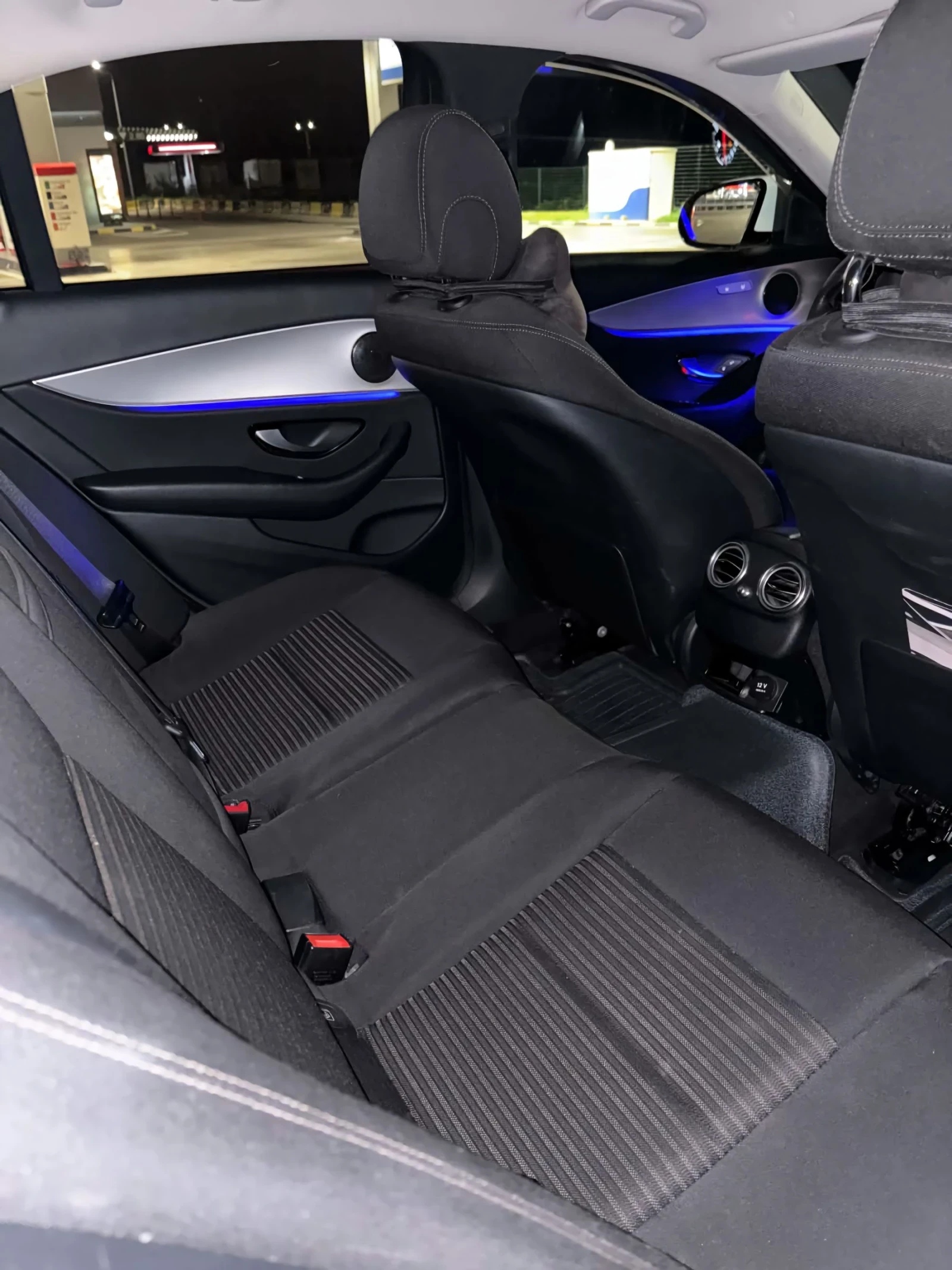 Mercedes-Benz E 220 AMG-LINE 9G TRONIC, снимка 11 - Автомобили и джипове - 55073726
