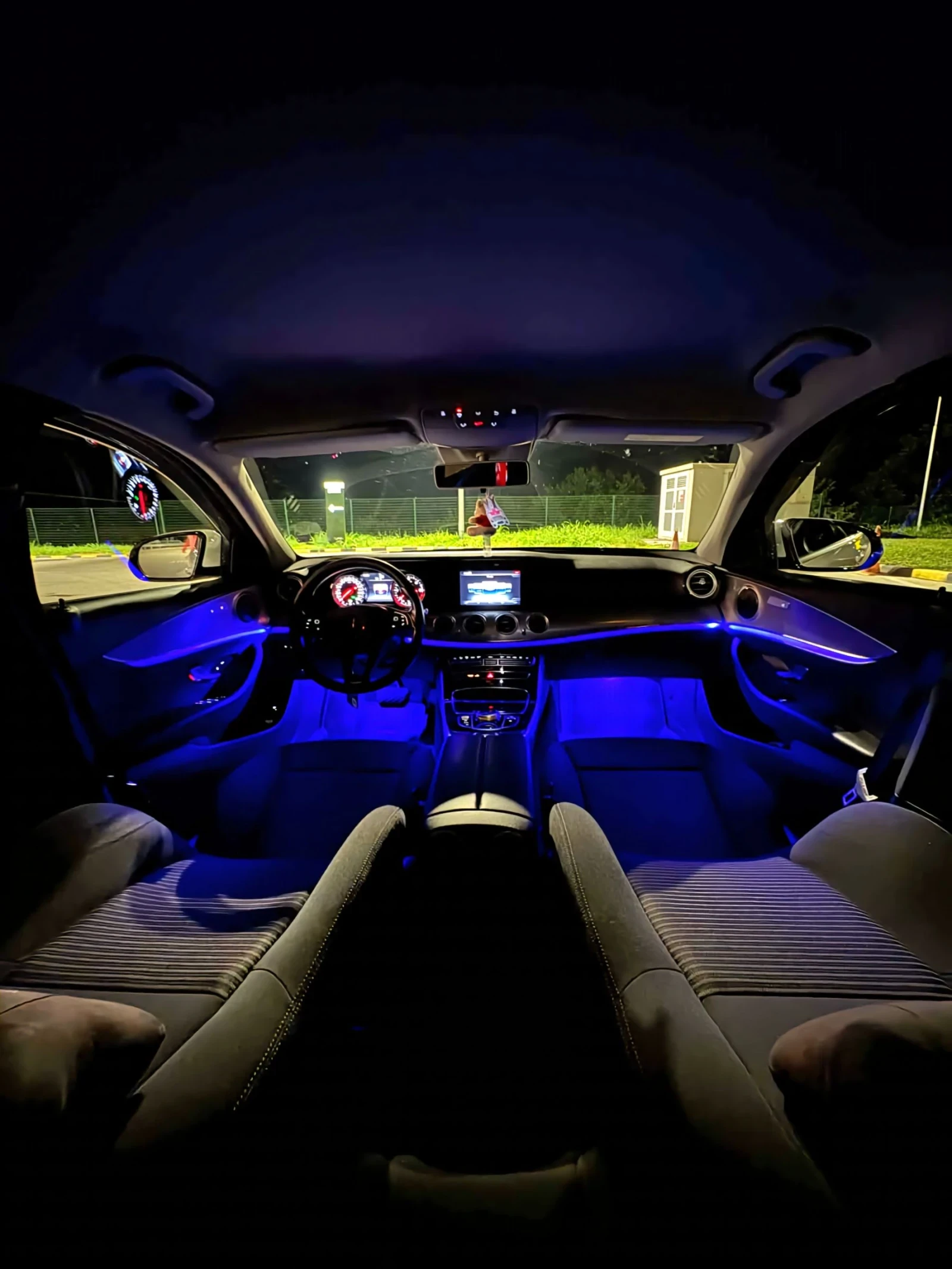 Mercedes-Benz E 220 AMG-LINE 9G TRONIC, снимка 9 - Автомобили и джипове - 55073726