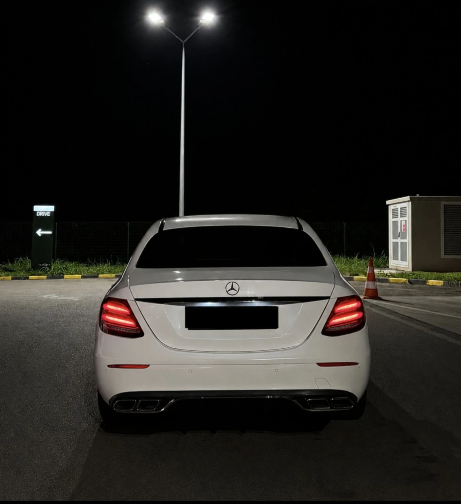 Mercedes-Benz E 220 AMG-LINE 9G TRONIC, снимка 5 - Автомобили и джипове - 55073726