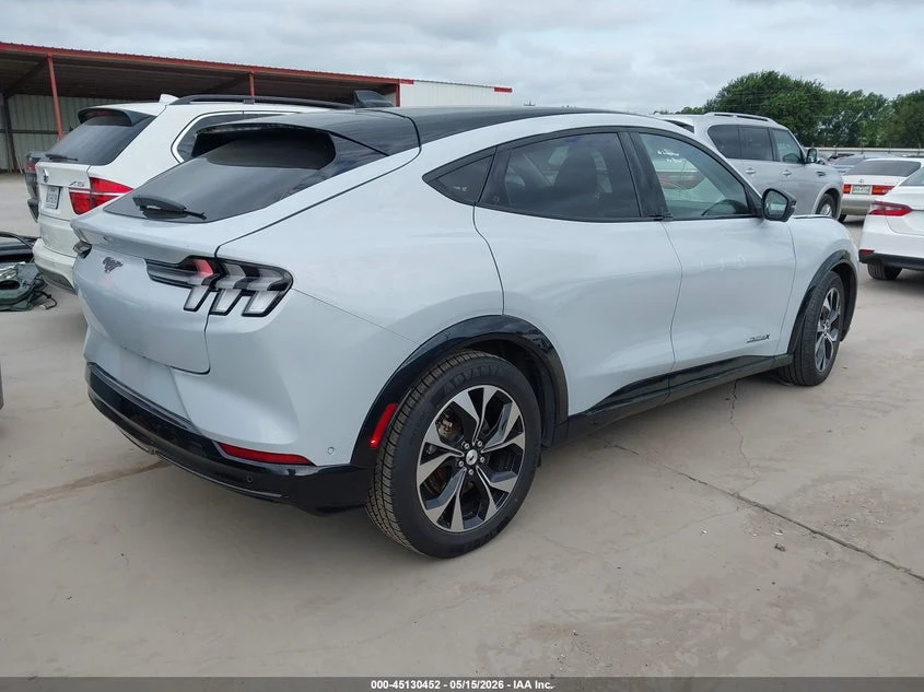 Ford Mustang Mach-E Premium, снимка 4 - Автомобили и джипове - 55288843