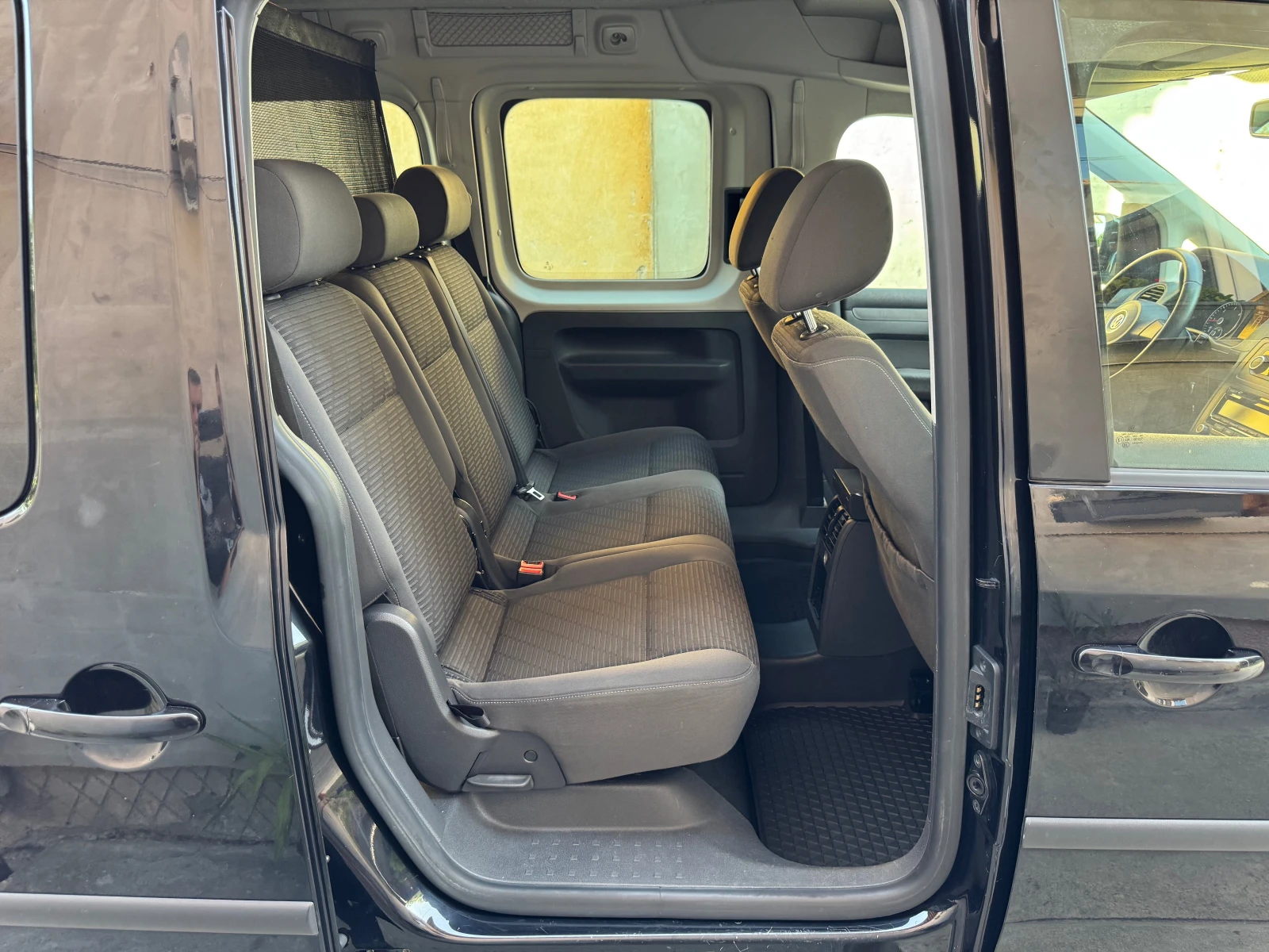 VW Caddy 1.6TDi-Maxi, снимка 14 - Автомобили и джипове - 55500021