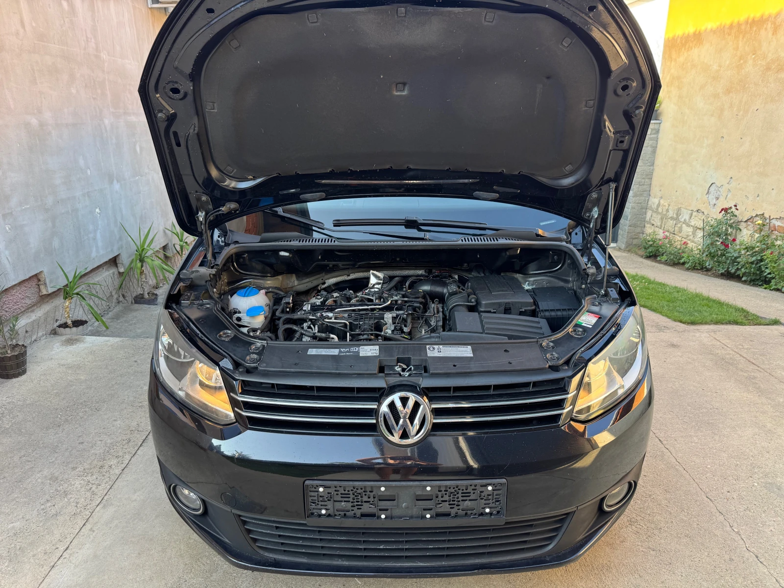 VW Caddy 1.6TDi-Maxi, снимка 17 - Автомобили и джипове - 55500021