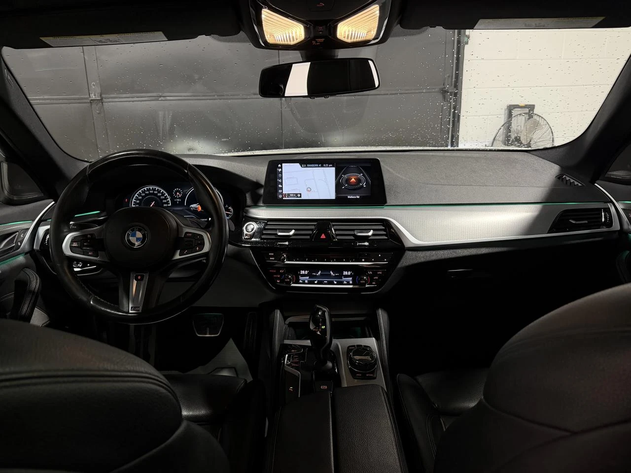 BMW 530 xDRIVE / M-PKG SHADOWLINE / H&K / DIGITAL / ЩОРИ, снимка 7 - Автомобили и джипове - 56150701