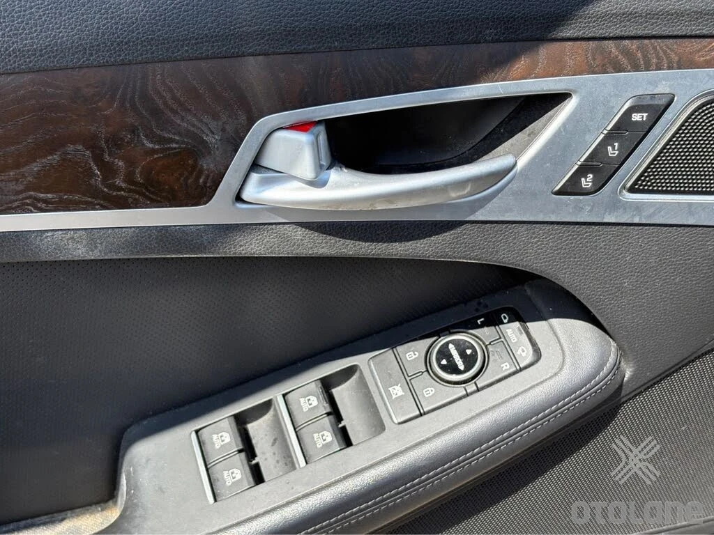 Hyundai Genesis 4X4* ULTIMATE* �����* DISTR* PAM* NAPPA* CAM* ���* | Mobile.bg � ����������� 11