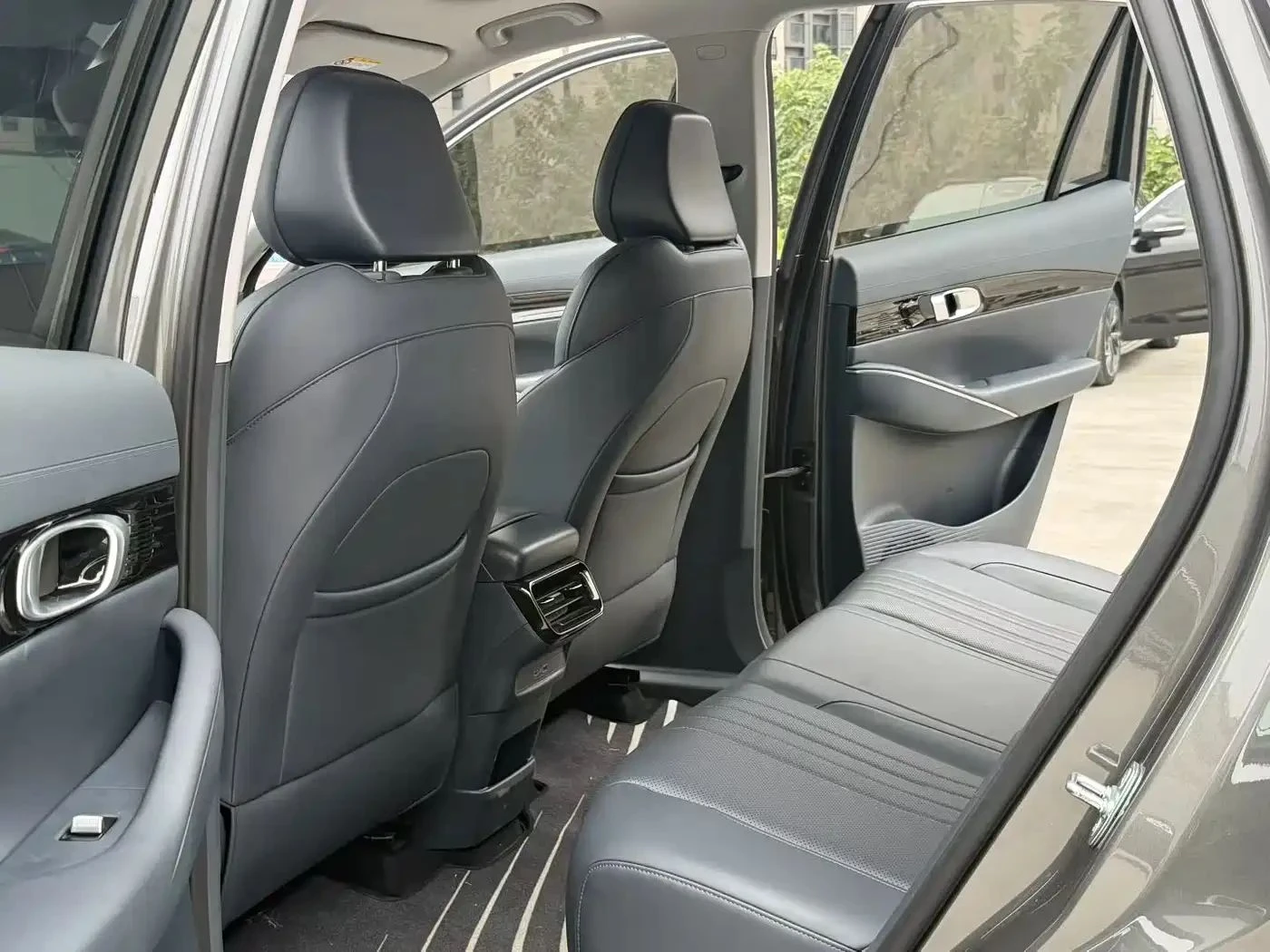 Geely EX5, снимка 13 - Автомобили и джипове - 56715021
