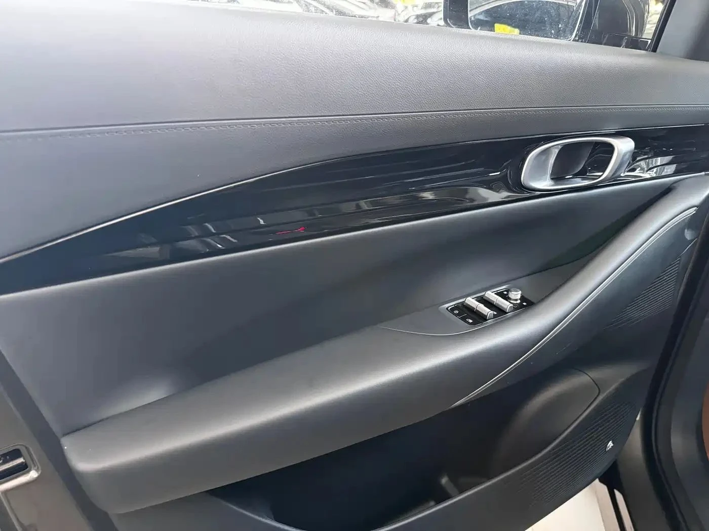 Geely EX5, снимка 7 - Автомобили и джипове - 56715021